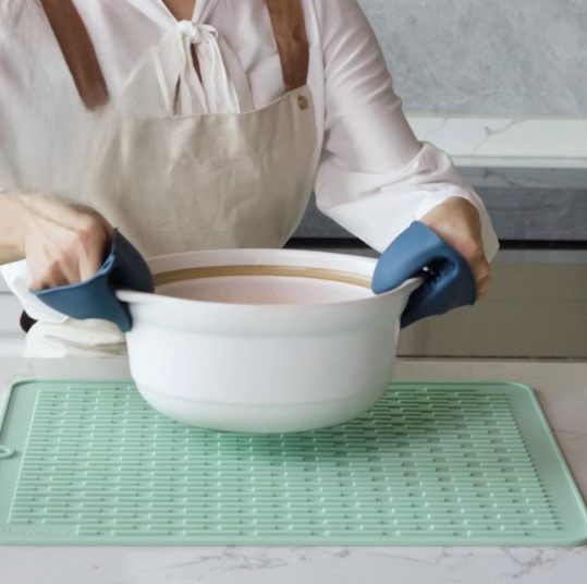 Silicone Heat Insulation Mat for Kitchen Countertop and Dining